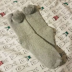 Pom pom socks in gray